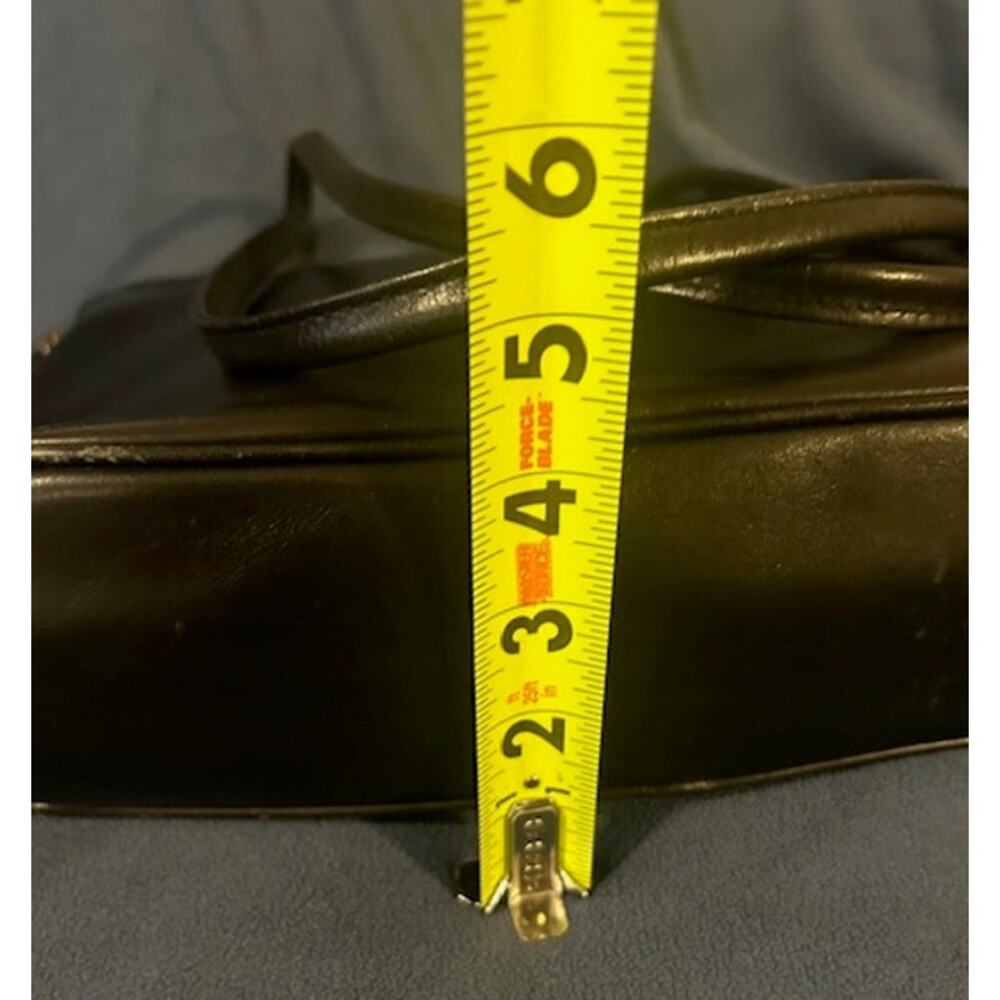 Hidesign Black Leather Expandable Medium Sized Shoulder Bag - Picture 6 of 9